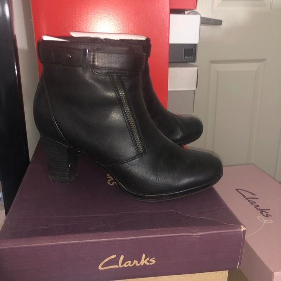 NWT Clarks leather ankle boots booties black - Picture 2 of 4